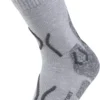 UYN Trekking Expl**** Comfort Sokken Heren, Grijs -Kampeeruitrusting Verkoop 2024 uyn trekking expl comfort socks herren light grey melange anthracite 1